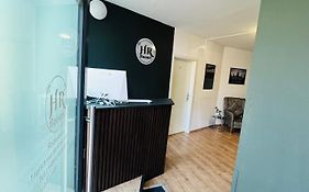 Hr Rooms